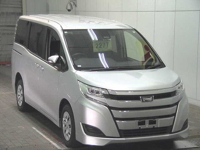 TOYOTA NOAH 2019