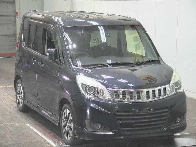 MITSUBISHI DELICA D2 2014