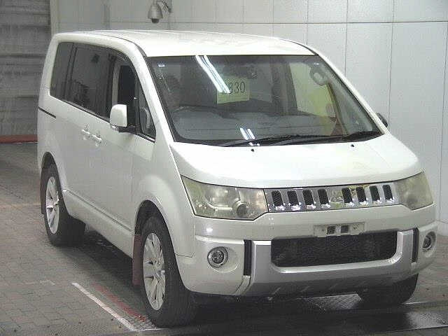 MITSUBISHI DELICA D5 2013