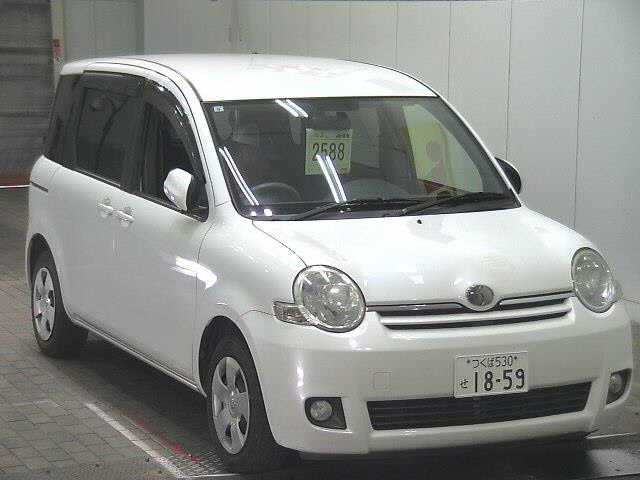 TOYOTA SIENTA 2009