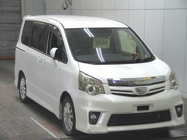 TOYOTA NOAH 2012