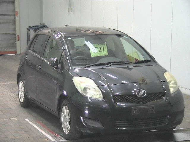 TOYOTA VITZ 2010