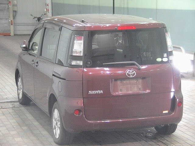 TOYOTA SIENTA 2014