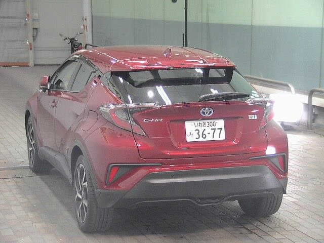 TOYOTA C-HR 2017