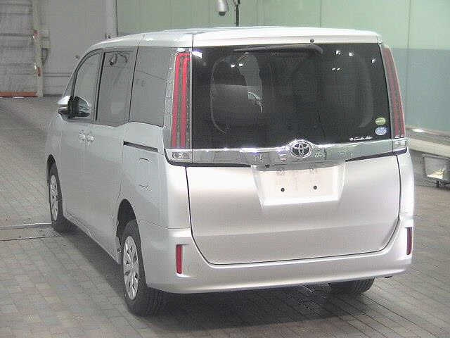TOYOTA NOAH 2019