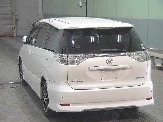 TOYOTA ESTIMA 2013