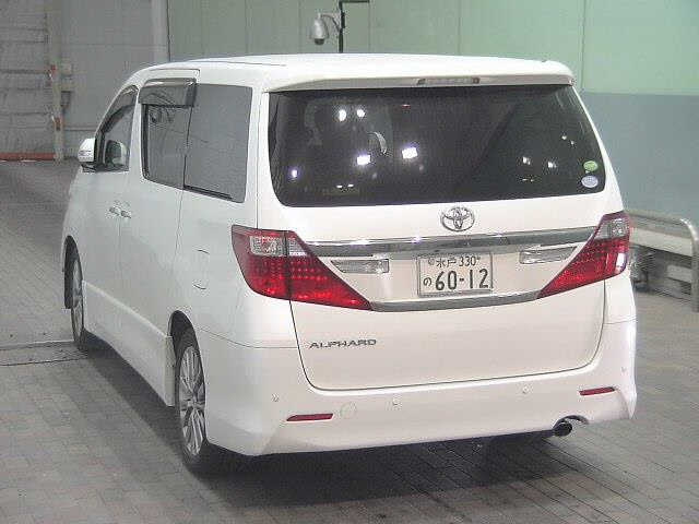TOYOTA ALPHARD 2013