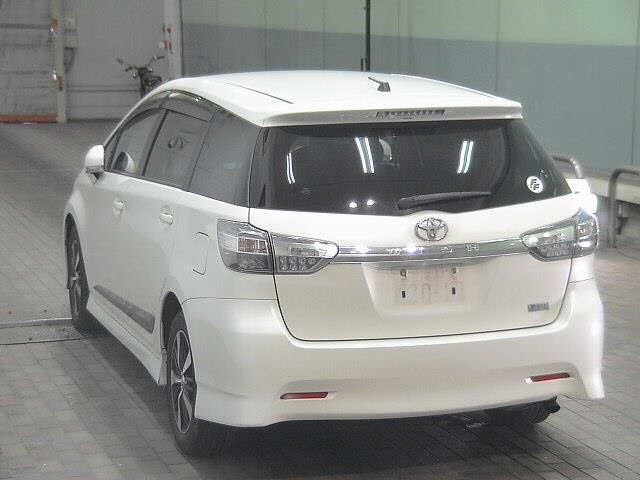 TOYOTA WISH 2012