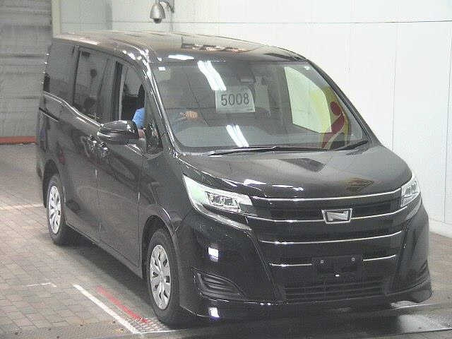 TOYOTA NOAH 2021