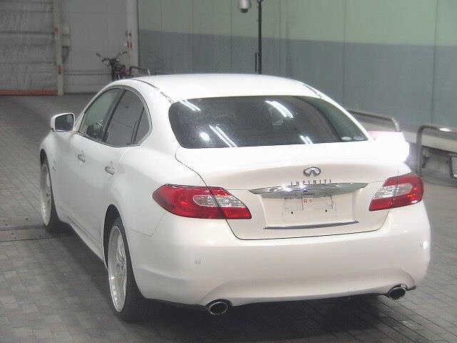 NISSAN FUGA 2011