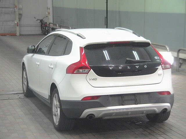 VOLVO V40 2014