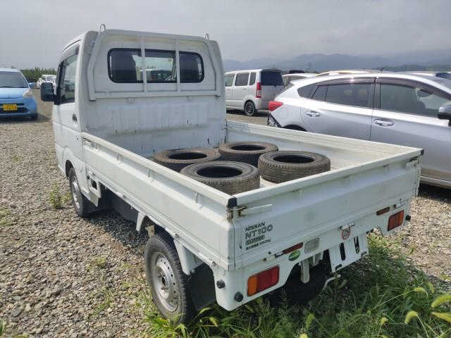 NISSAN CLIPPER TRUCK 2015