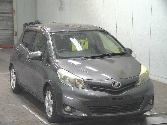 TOYOTA VITZ 2012