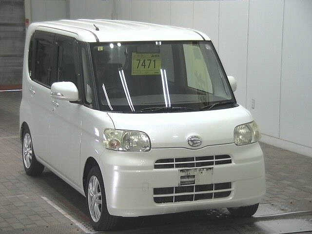 DAIHATSU TANTO 2010
