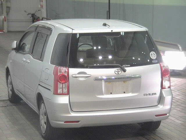 TOYOTA RAUM 2008