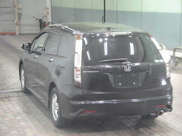 HONDA STREAM 2010