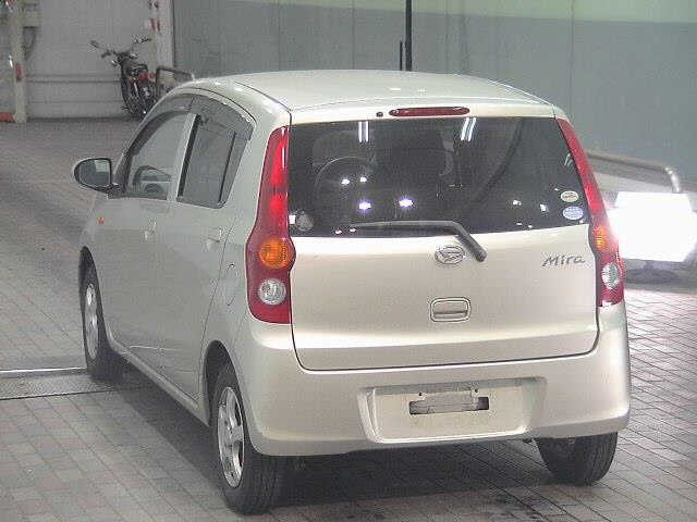 DAIHATSU MIRA 2010