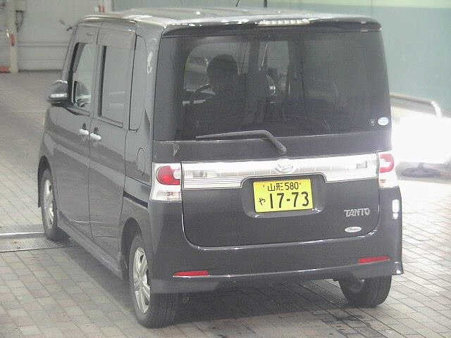 DAIHATSU TANTO 2009