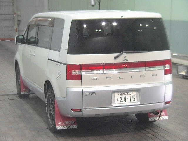 MITSUBISHI DELICA D5 2008