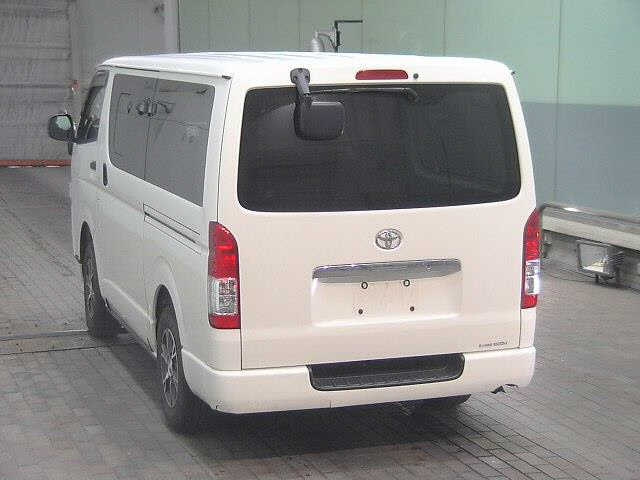 TOYOTA HIACE VAN 2017