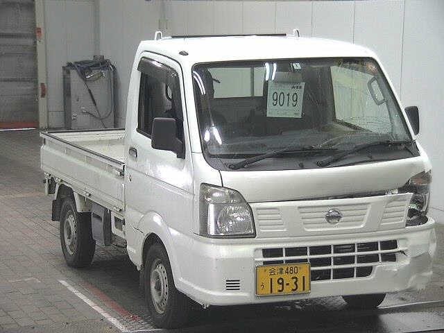 NISSAN CLIPPER TRUCK 2015