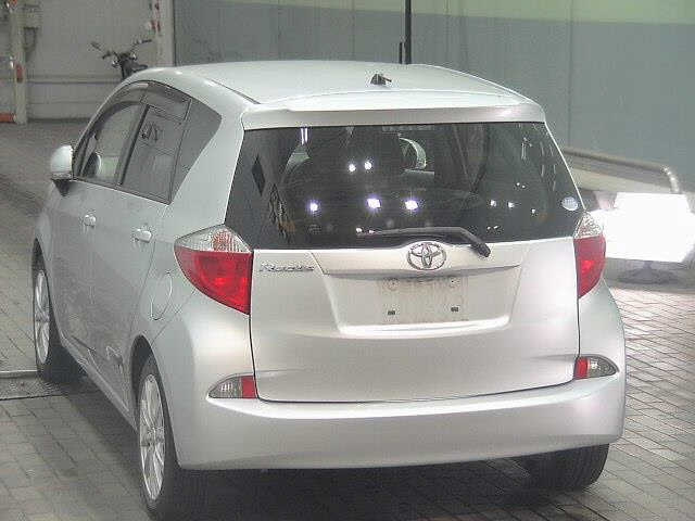 TOYOTA RACTIS 2013