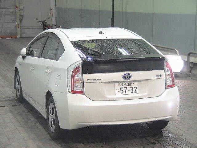 TOYOTA PRIUS 2013