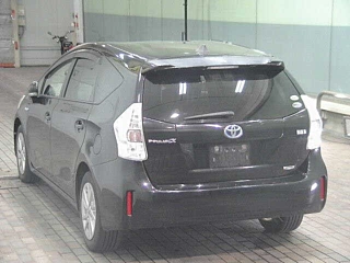 TOYOTA PRIUS ALPHA 2012