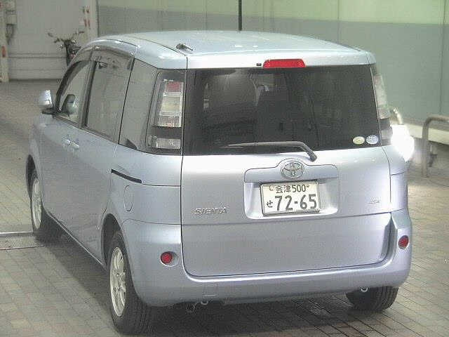TOYOTA SIENTA 2012
