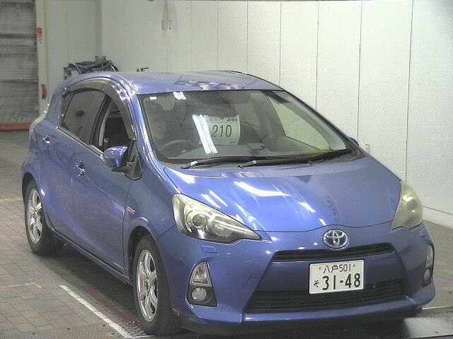TOYOTA AQUA 2013