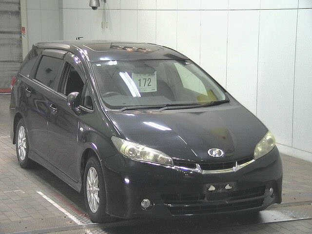 TOYOTA WISH 2010