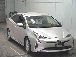 TOYOTA PRIUS 2016