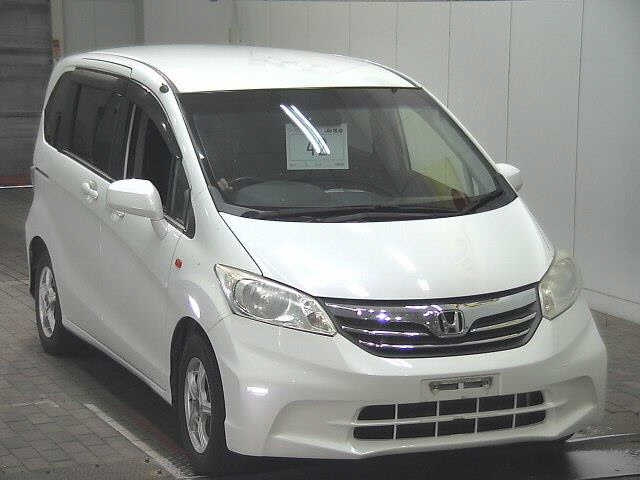 HONDA FREED 2013