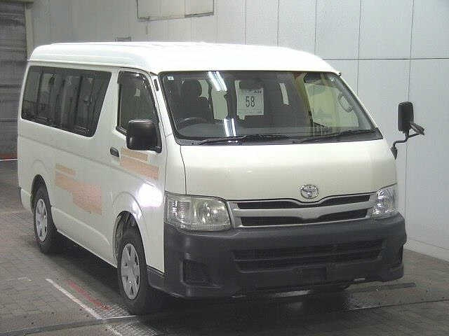 TOYOTA HIACE 2013