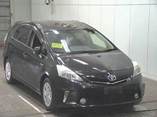 TOYOTA PRIUS ALPHA 2012