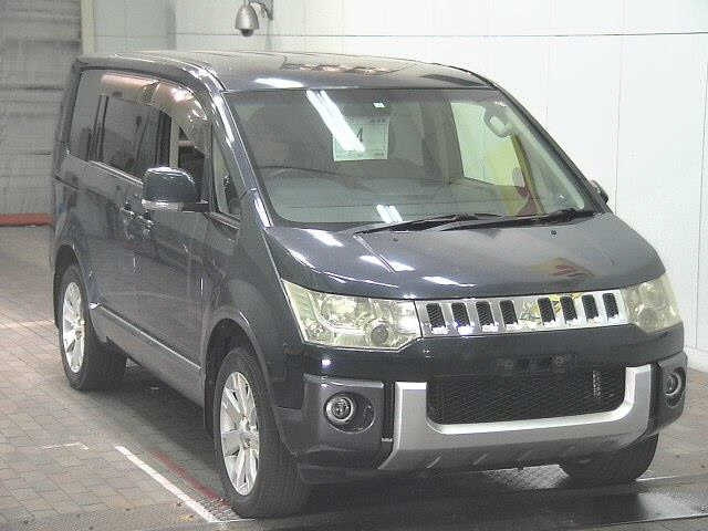 MITSUBISHI DELICA D5 2010