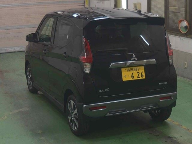 MITSUBISHI EK X 2024