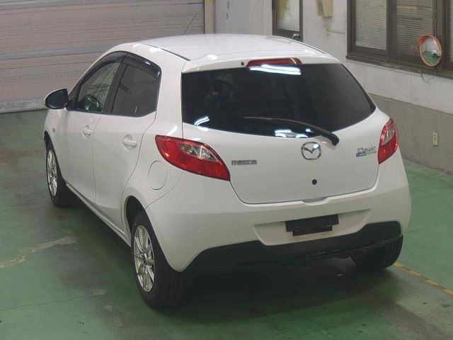 MAZDA DEMIO 2010