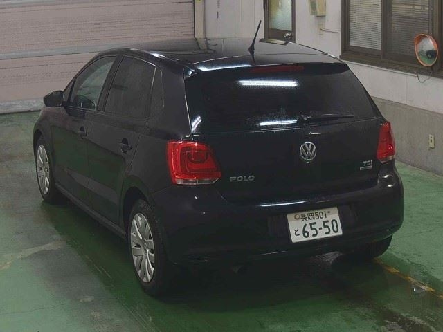 VOLKSWAGEN POLO 2012