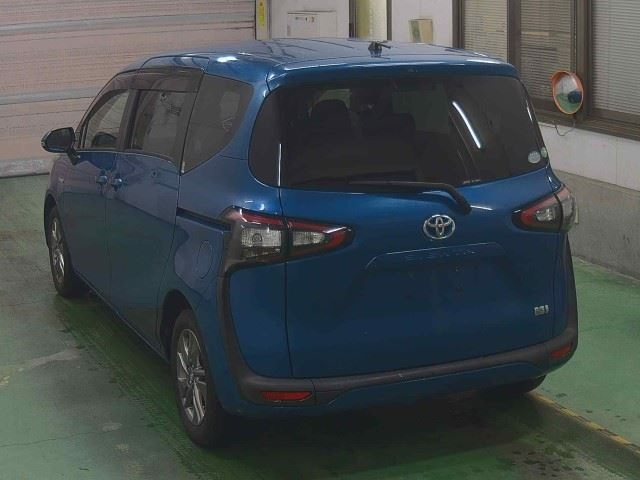 TOYOTA SIENTA 2015