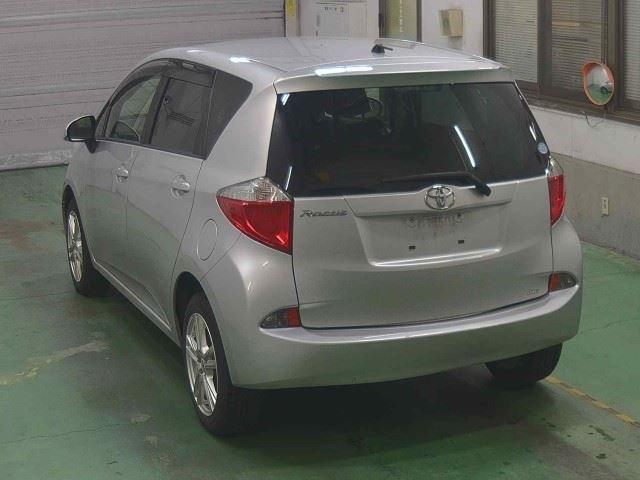 TOYOTA RACTIS 2013