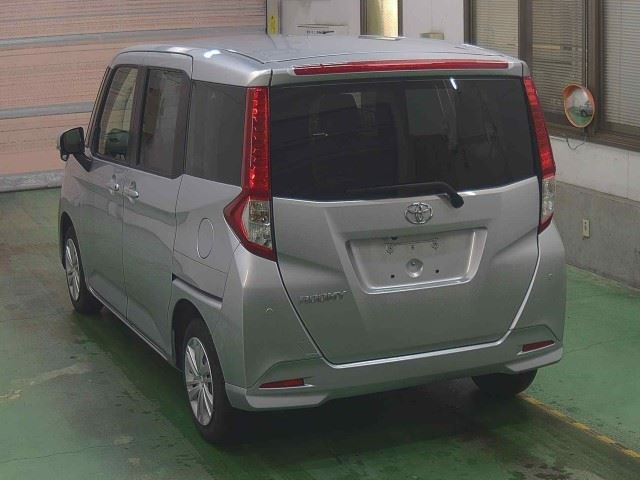 TOYOTA ROOMY 2022