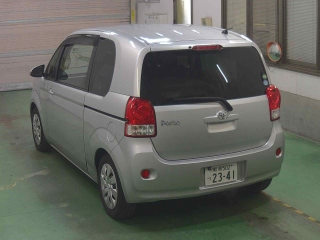 TOYOTA PORTE 2015