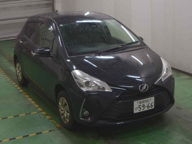 TOYOTA VITZ 2019
