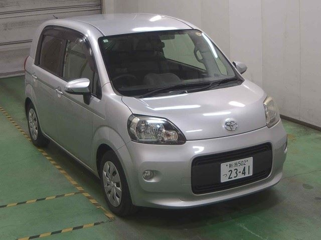 TOYOTA PORTE 2015