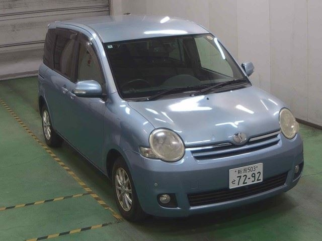 TOYOTA SIENTA 2012