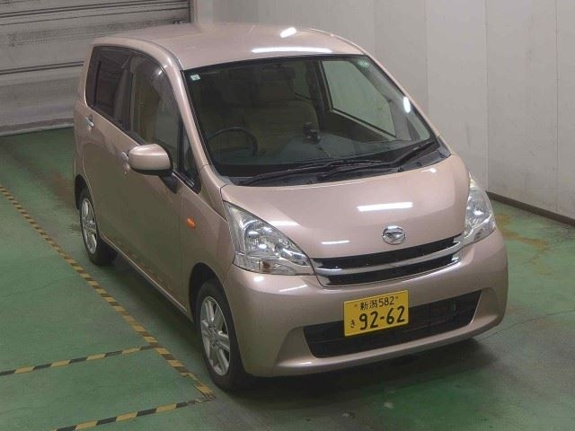 DAIHATSU MOVE 2011