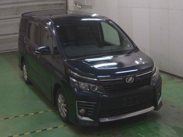TOYOTA VOXY 2014