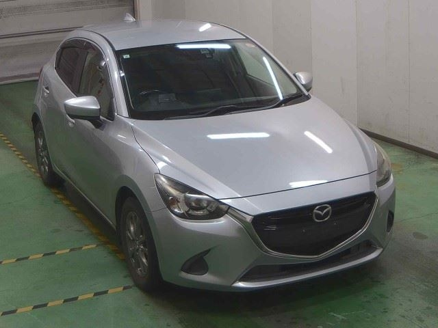 MAZDA DEMIO 2017