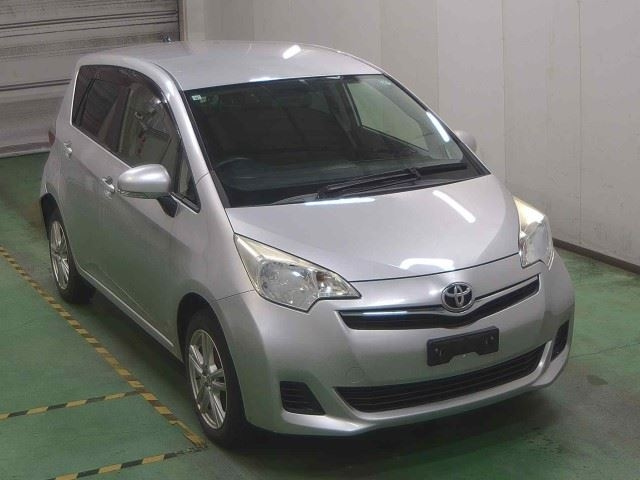 TOYOTA RACTIS 2013